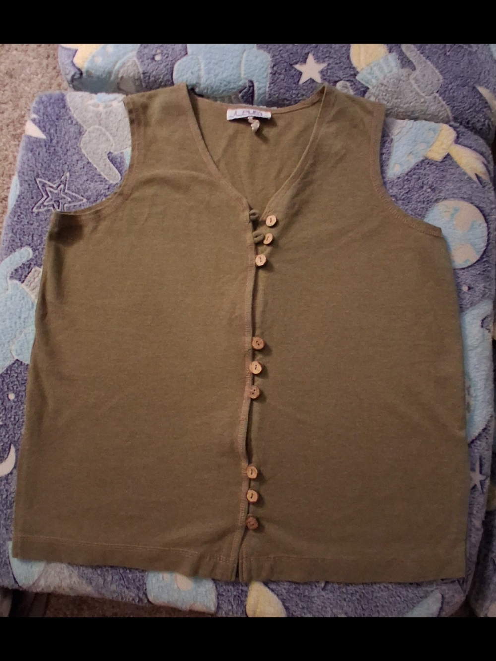 Women’s Olive Button-Front Sleeveless Tank Top